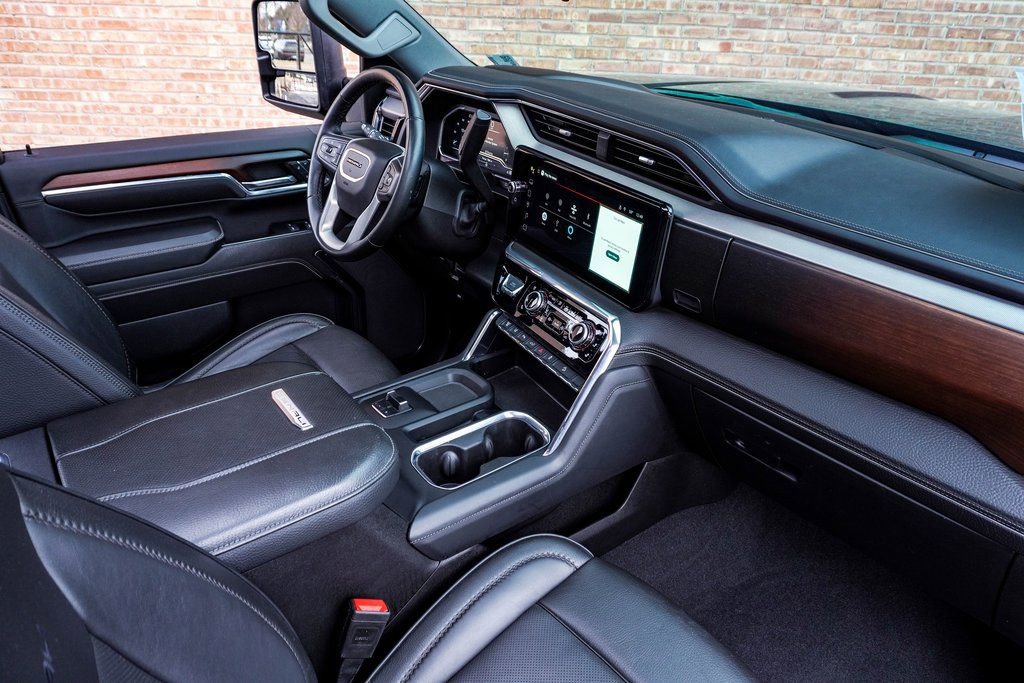Used 2024 GMC Sierra 2500 Denali w/ Denali Reserve Package image 18