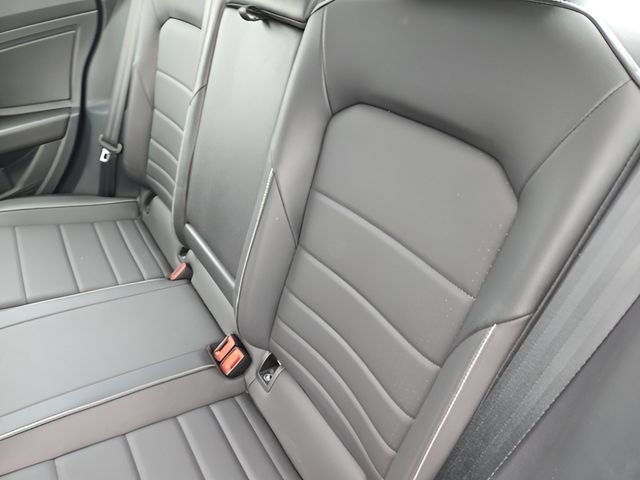 Used 2024 Volkswagen Jetta SE image 28