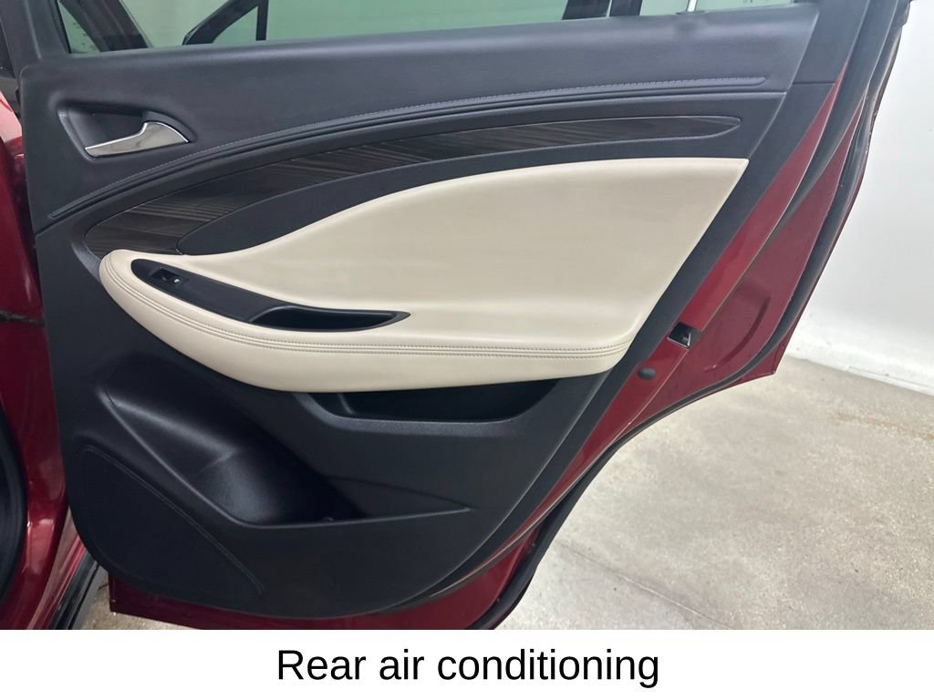 Used 2020 Buick Envision Essence AWD/4WD image 24