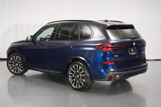 Used 2025 BMW X5 M60i AWD/4WD image 16