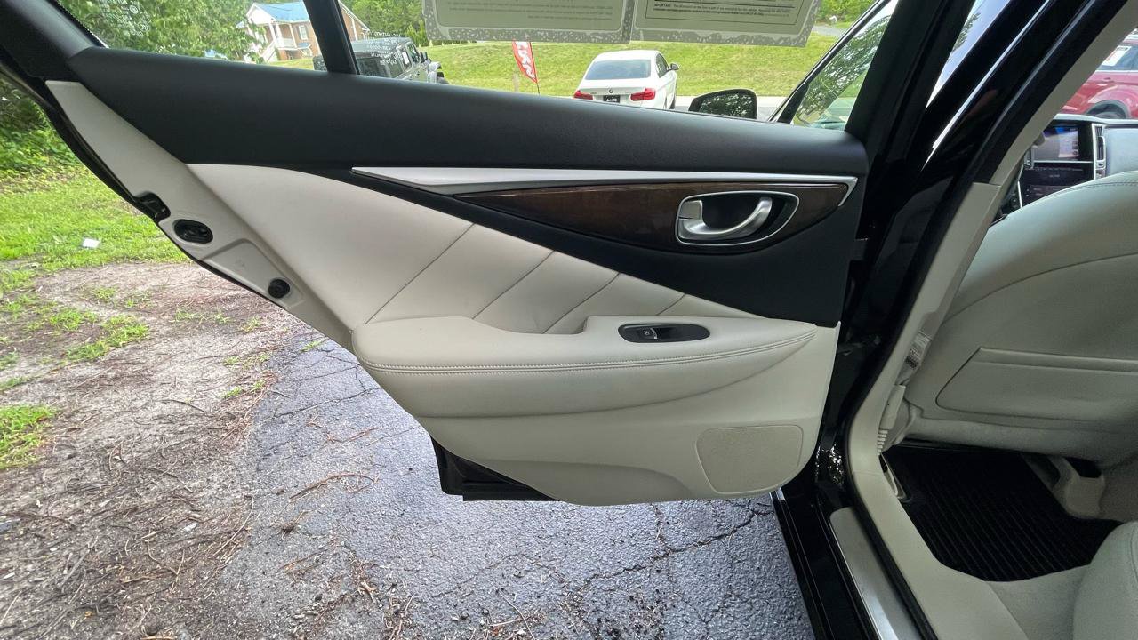 Used 2015 INFINITI Q50 Premium w/ Technology Package AWD/4WD image 19