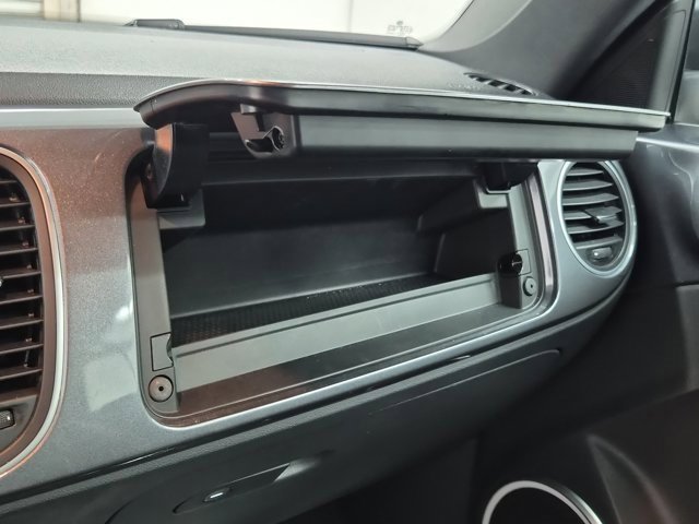 Used 2019 Volkswagen Beetle 2.0T S image 25