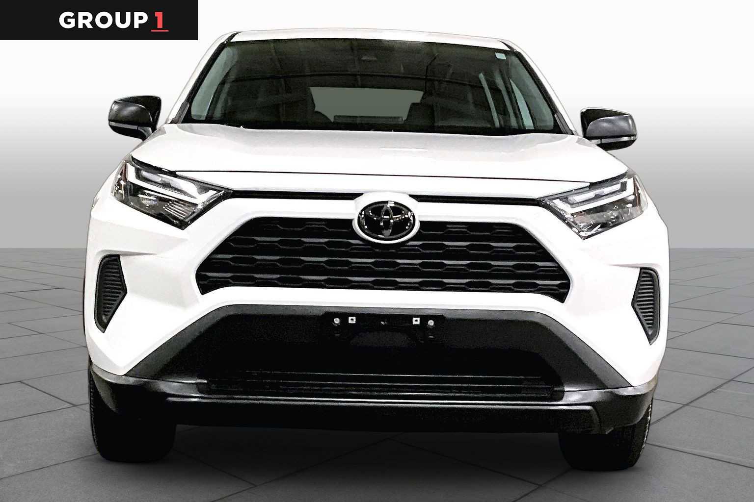 Used 2023 Toyota RAV4 LE FWD image 4