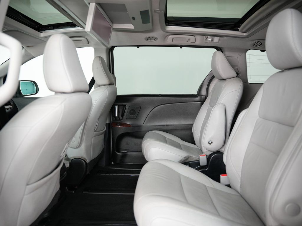 Used 2019 Toyota Sienna Limited Premium AWD/4WD image 40