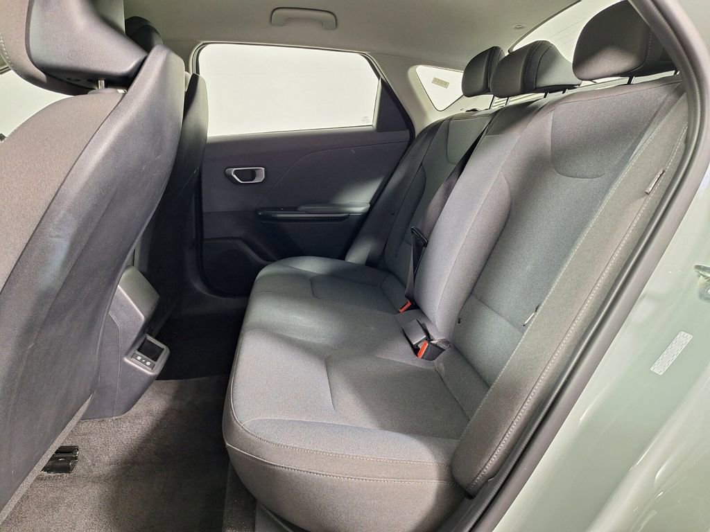 Used 2025 Kia K4 FWD image 23