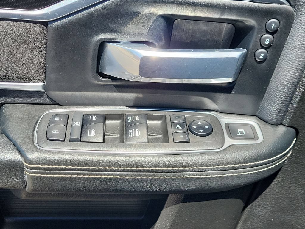 Used 2022 RAM 3500 Laramie AWD/4WD image 11
