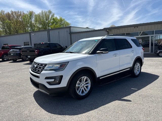 Used 2016 Ford Explorer XLT w/ Equipment Group 201A image 4