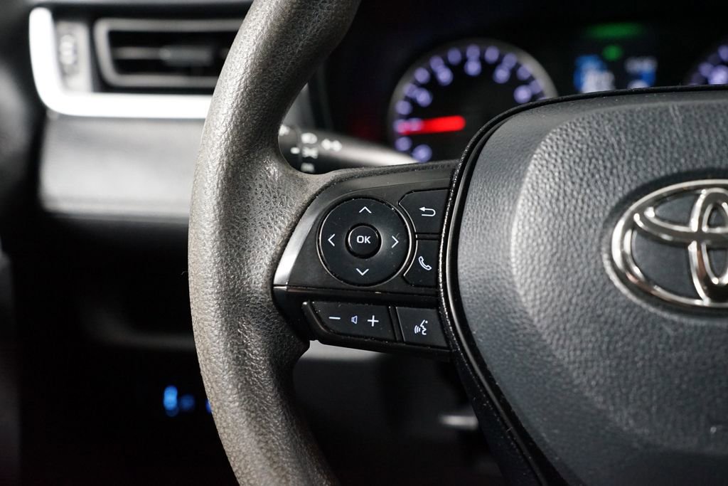 Used 2021 Toyota RAV4 LE image 14