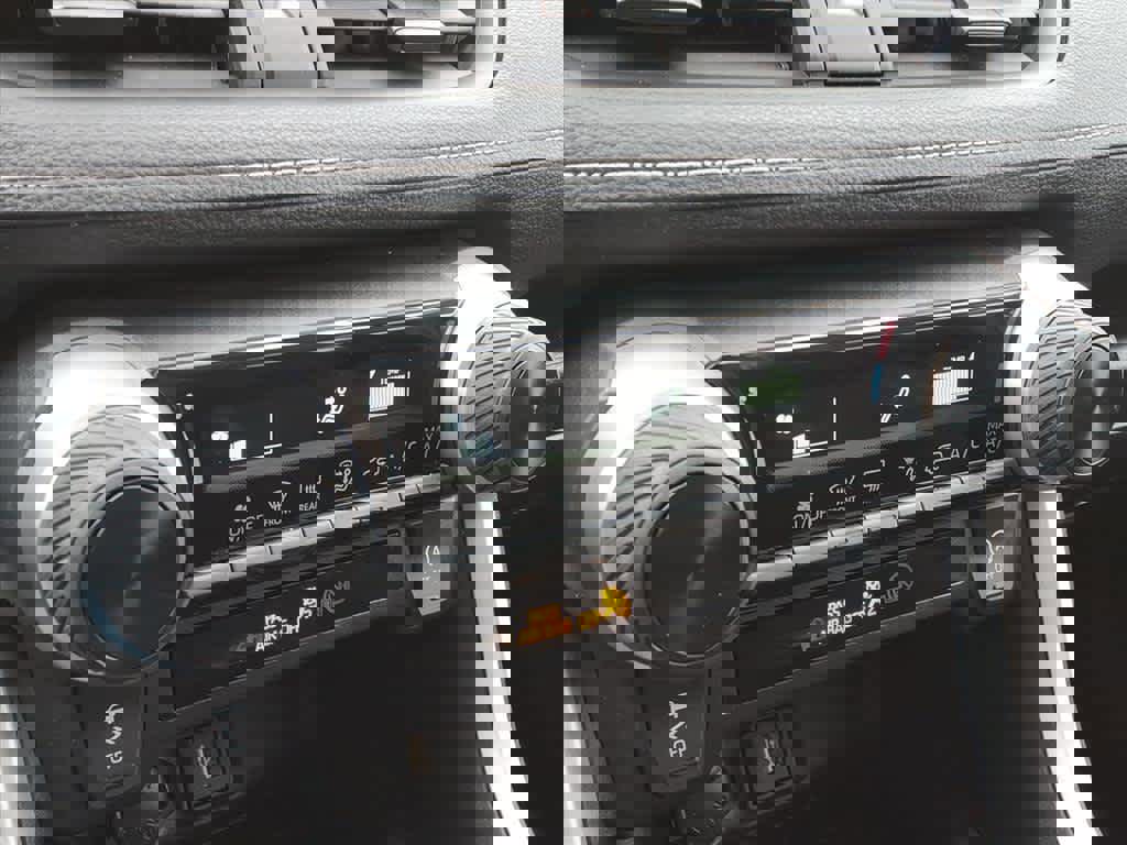 Used 2023 Toyota RAV4 LE image 12