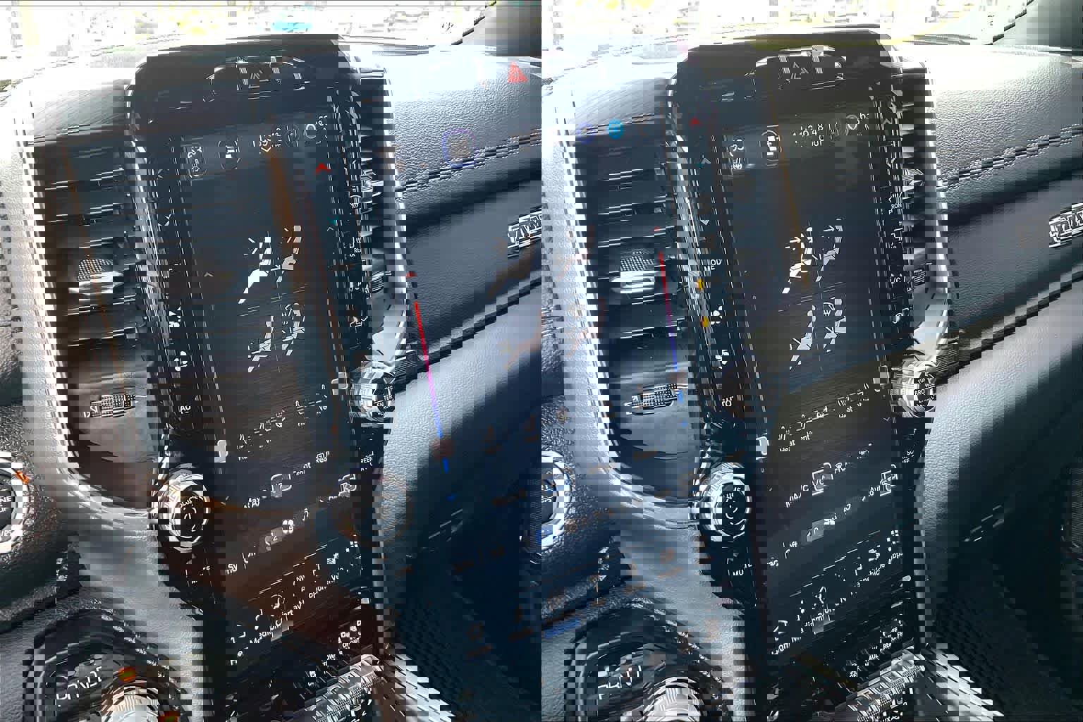 Used 2024 RAM 1500 Laramie AWD/4WD image 33