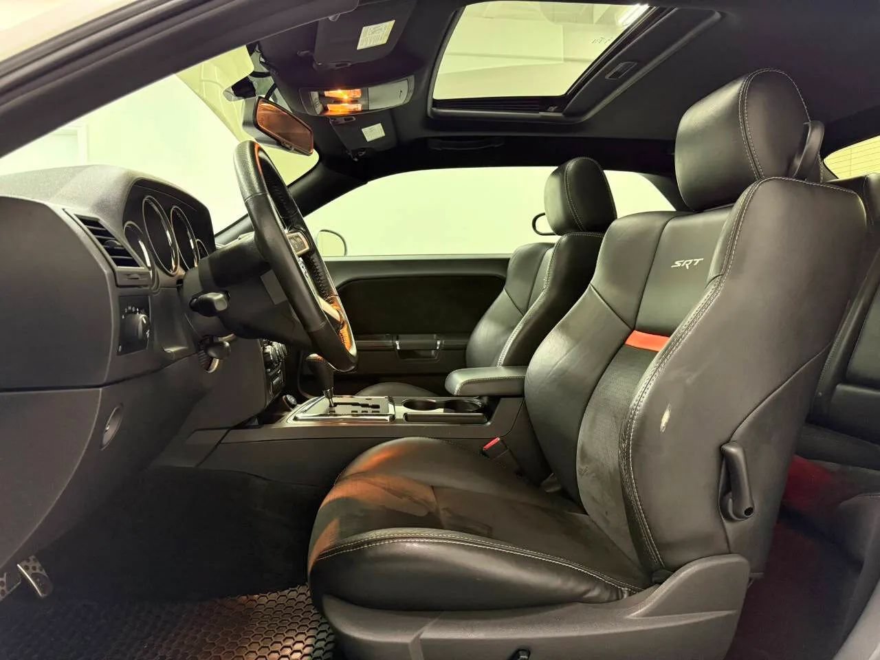 Used 2008 Dodge Challenger SRT8 RWD image 23