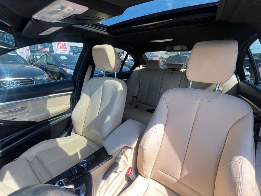 Used 2017 BMW 330i Sedan image 18
