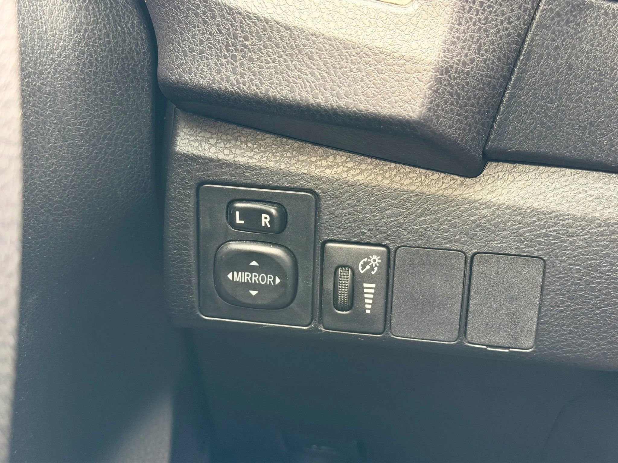 Used 2014 Toyota Corolla S image 39