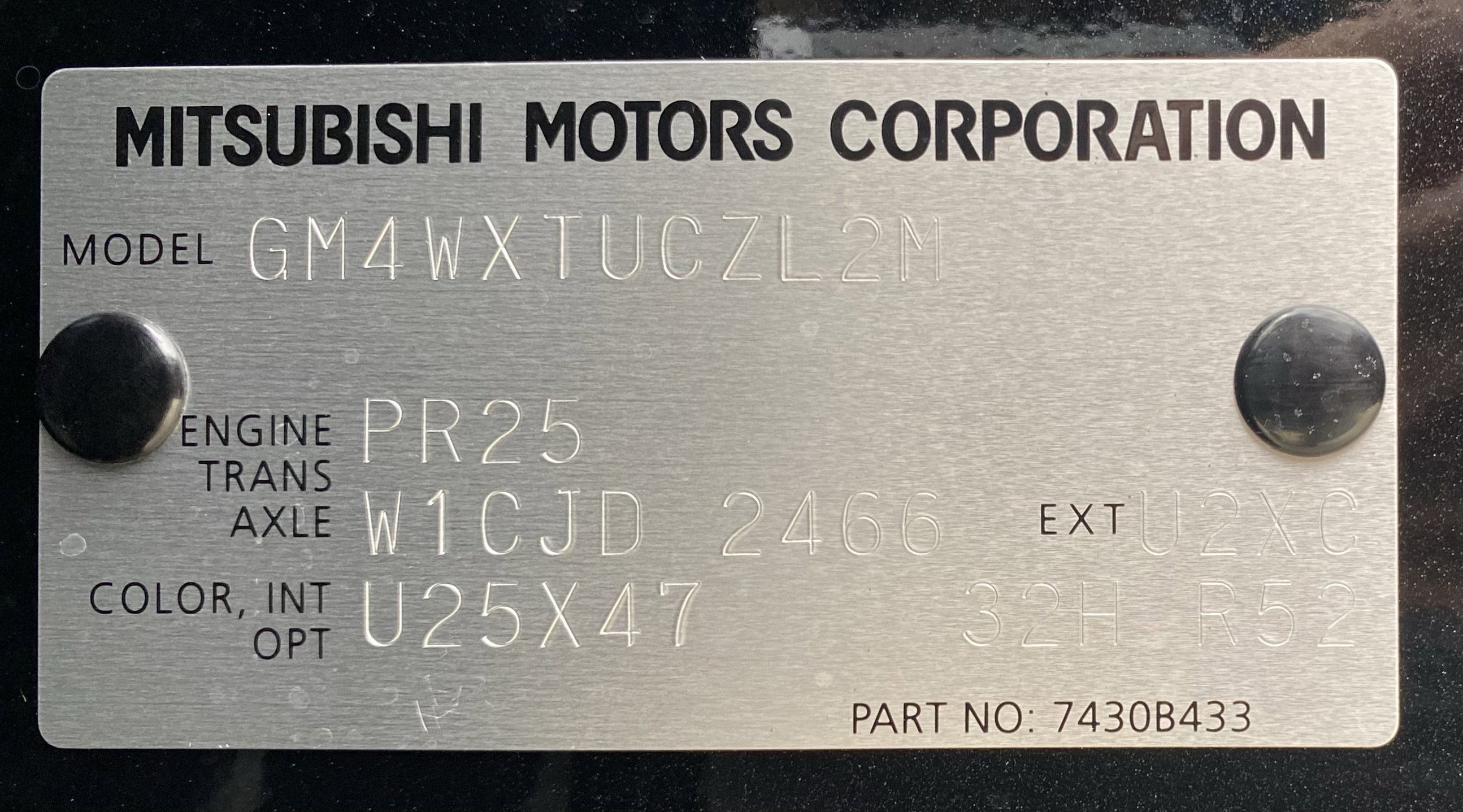 Used 2025 Mitsubishi Outlander AWD image 26