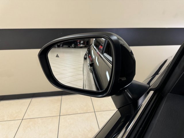 Used 2024 Mitsubishi Outlander 4WD Plug-In Hybrid image 17