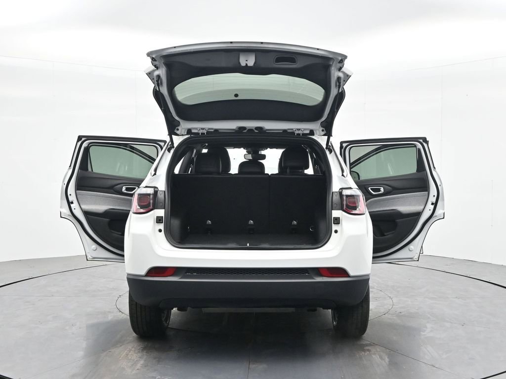 Used 2024 Jeep Compass Latitude image 42