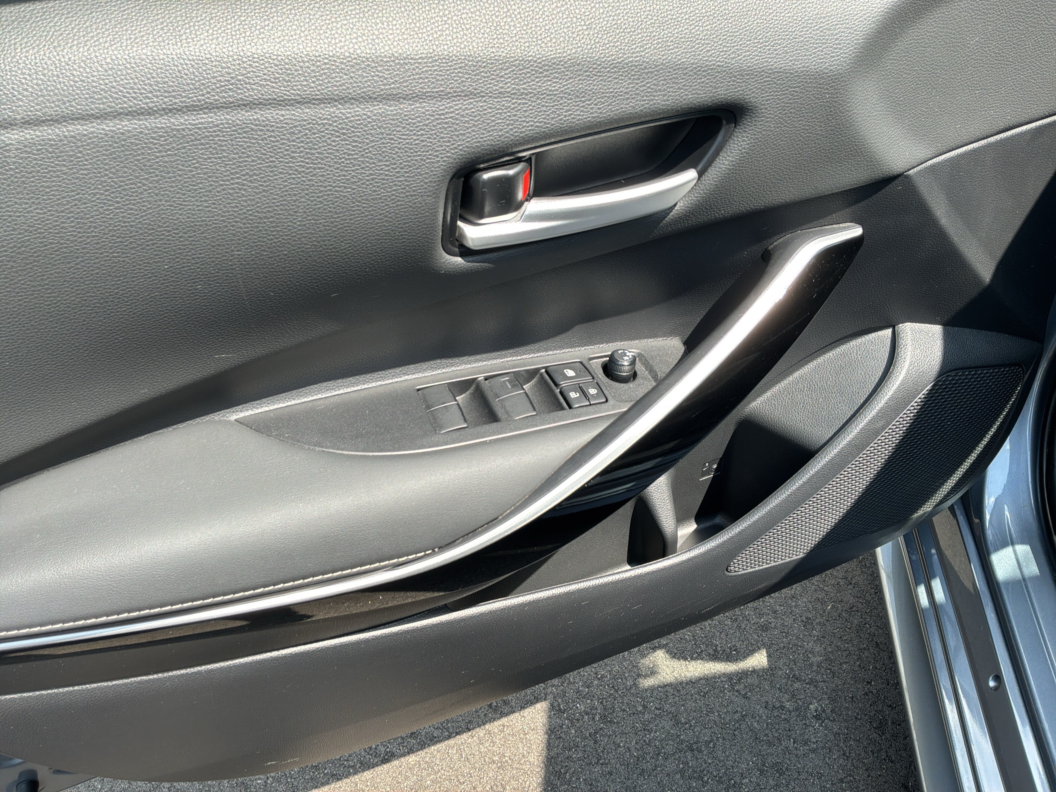 Used 2023 Toyota Corolla XLE FWD image 15