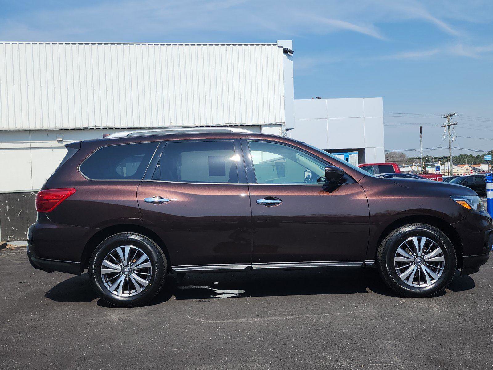 Used 2020 Nissan Pathfinder SL image 6