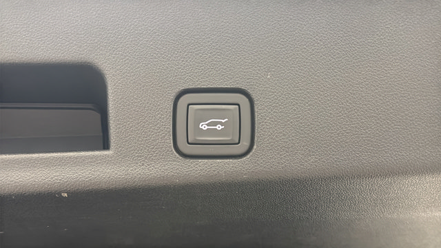 Used 2024 Chevrolet Traverse Z71 AWD/4WD image 30