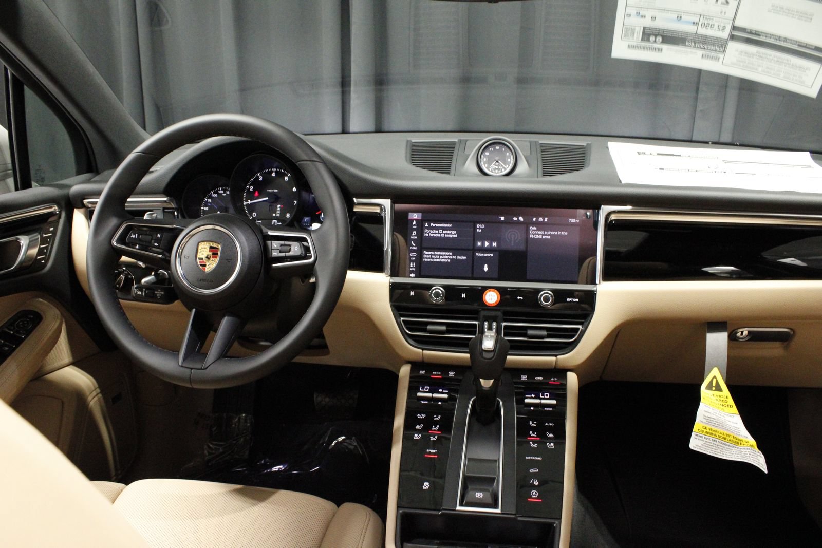 New 2026 Porsche Macan AWD/4WD image 4