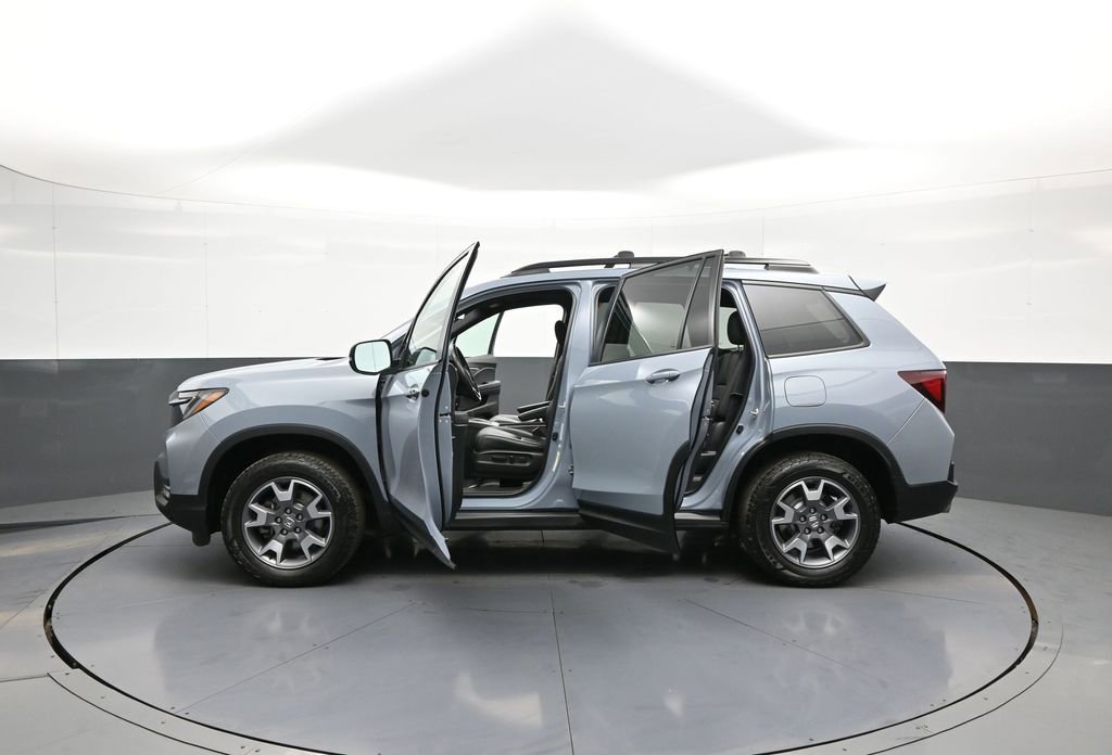 Certified 2023 Honda Passport TrailSport image 43