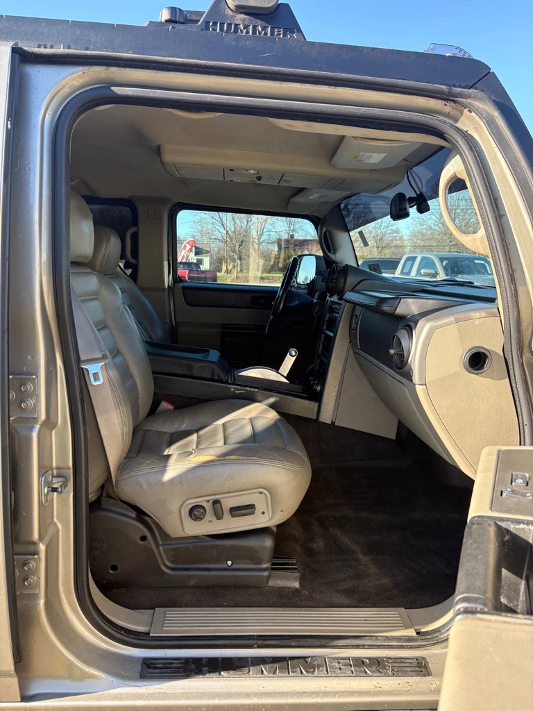 Used 2003 HUMMER H2 w/ Preferred Equipment Group image 12