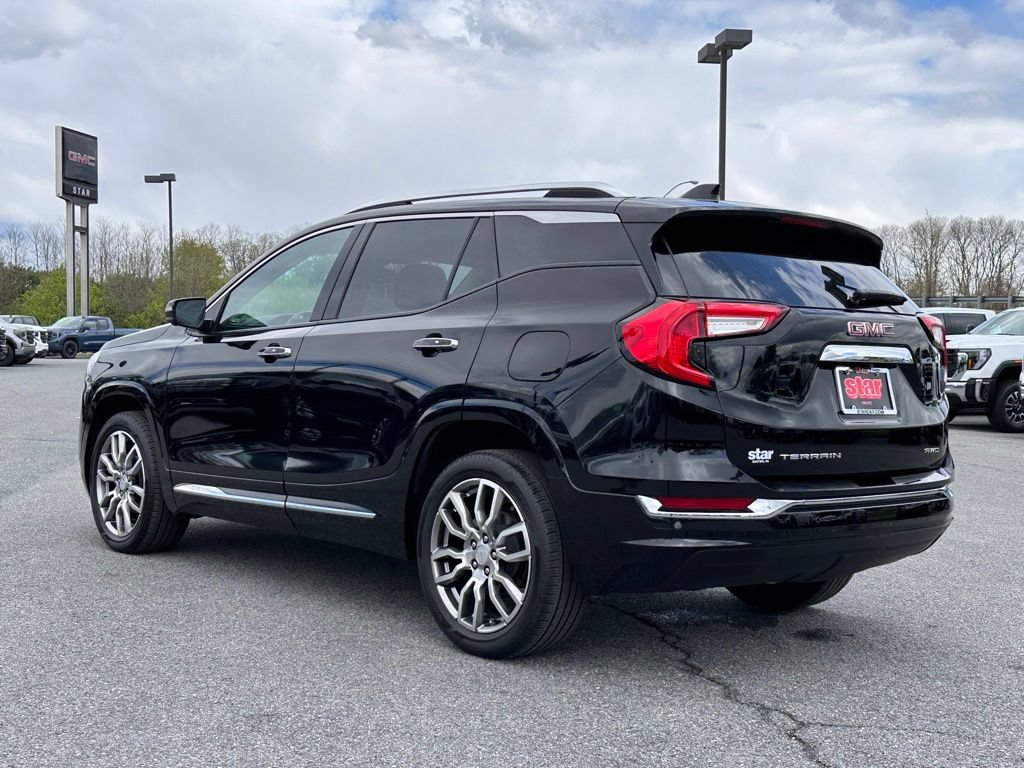 Used 2023 GMC Terrain Denali w/ Denali Premium Package AWD/4WD image 8