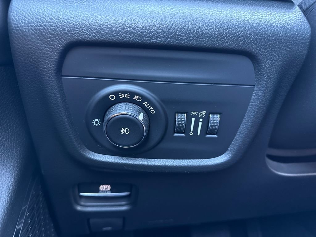 New 2025 Jeep Grand Cherokee L Summit w/ Obsidian Package image 32