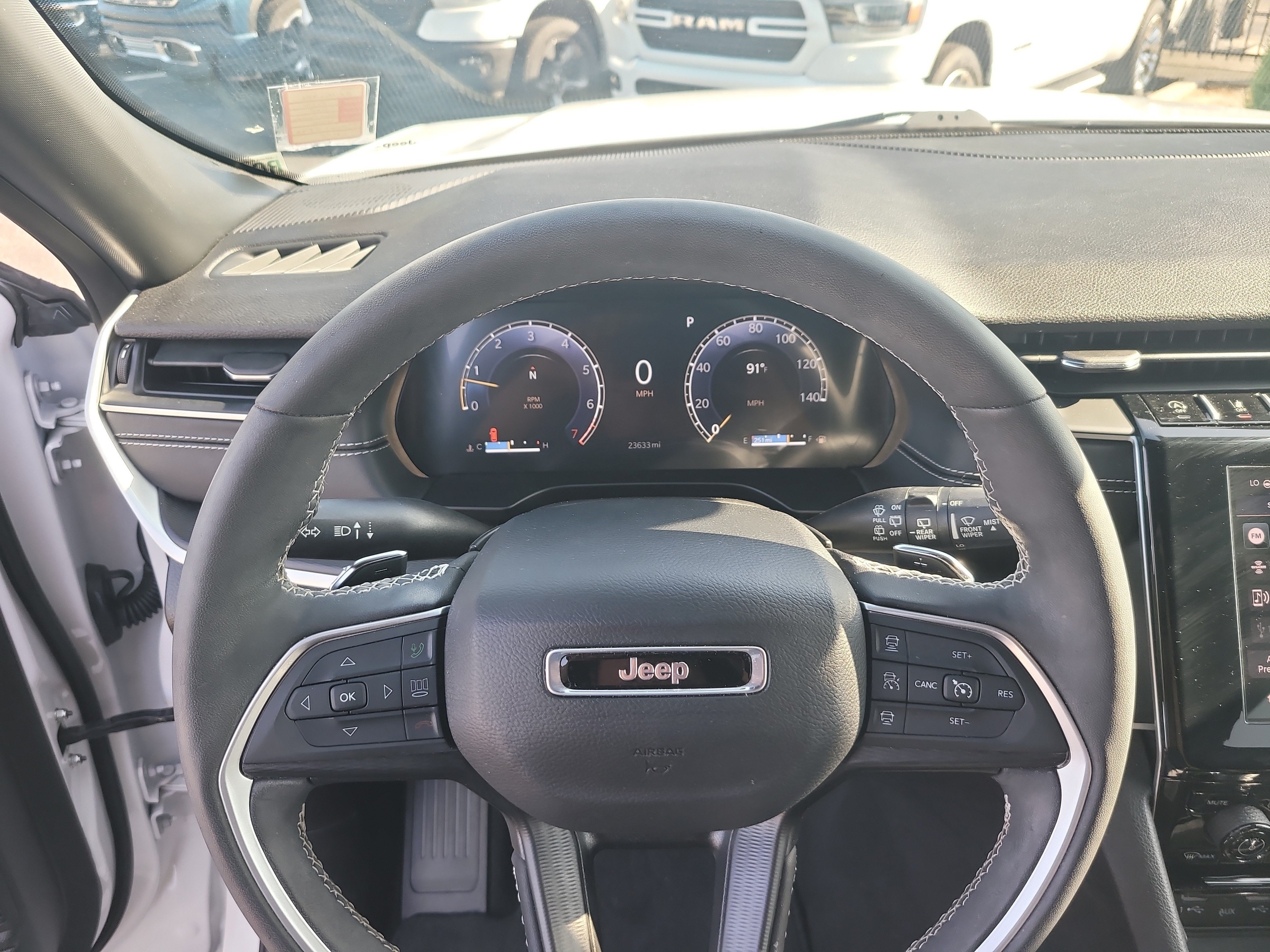 Used 2024 Jeep Grand Cherokee Altitude RWD image 28