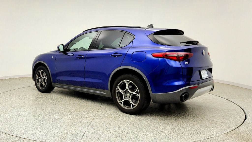Used 2022 Alfa Romeo Stelvio Ti AWD/4WD image 7