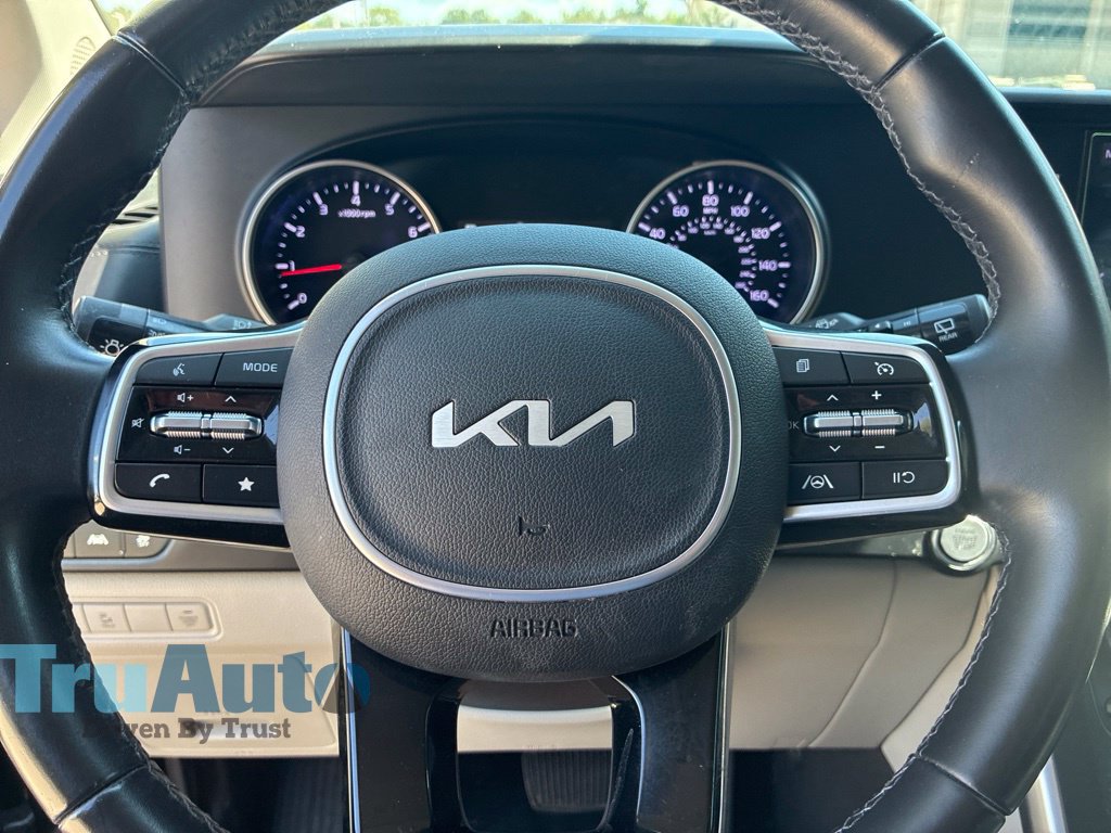 Used 2023 Kia Carnival LX FWD image 26