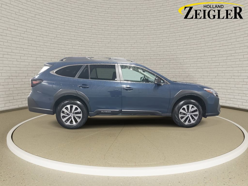 Used 2025 Subaru Outback Premium AWD/4WD image 4