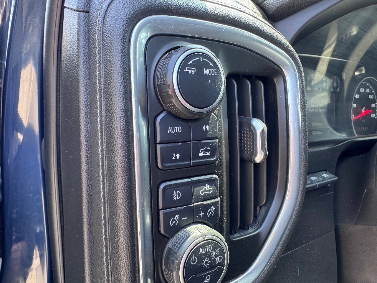 Used 2021 Chevrolet Silverado 1500 LTZ w/ Technology Package AWD/4WD image 20