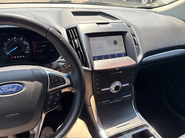 Used 2020 Ford Edge Titanium FWD image 10