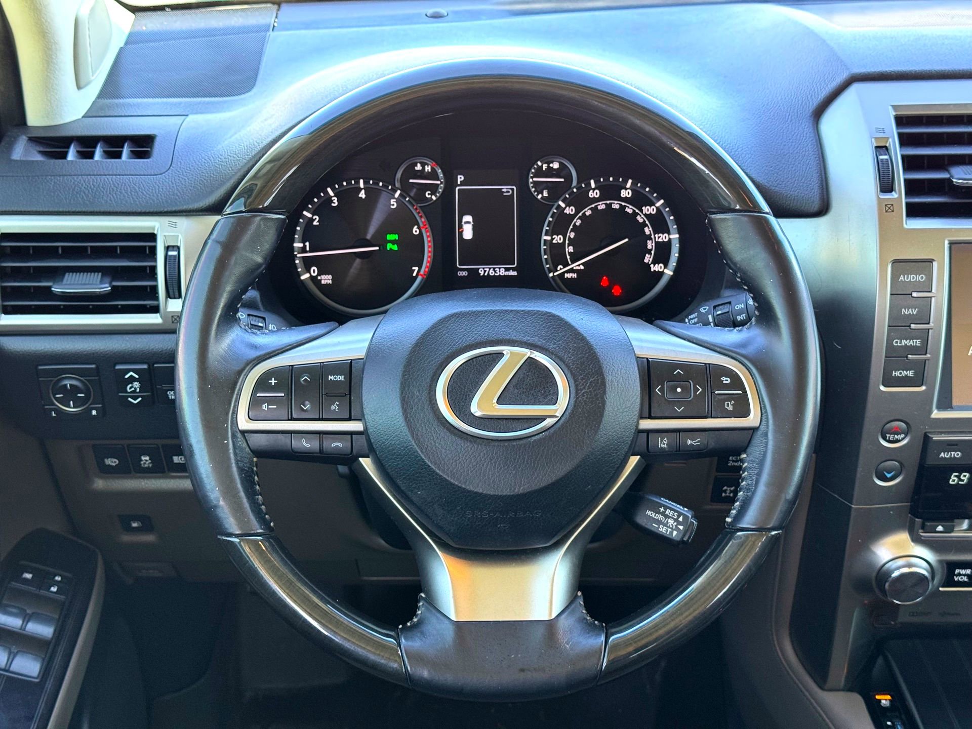 Used 2020 Lexus GX 460 Premium image 25