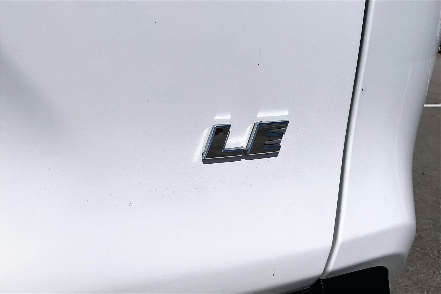 Used 2022 Toyota RAV4 LE FWD image 31