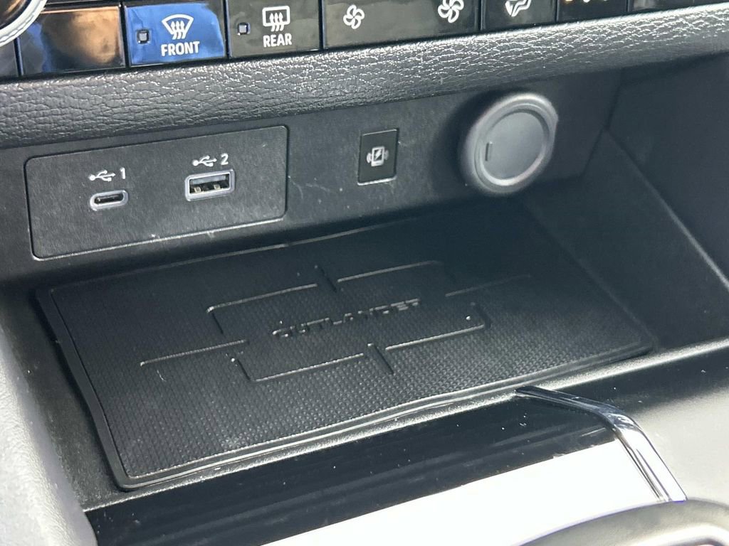 Used 2024 Mitsubishi Outlander SE image 32