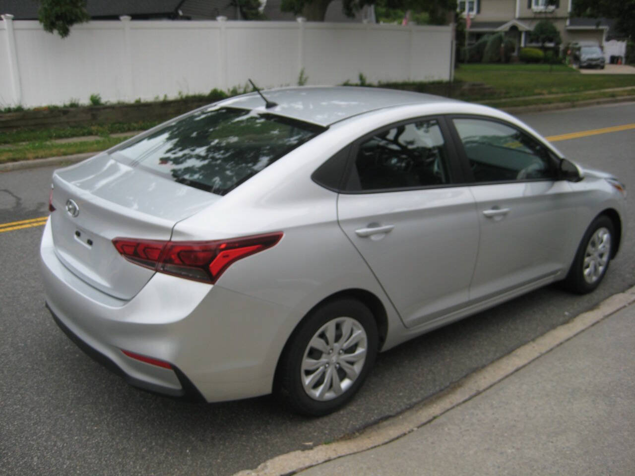 Used 2021 Hyundai Accent SE FWD image 5
