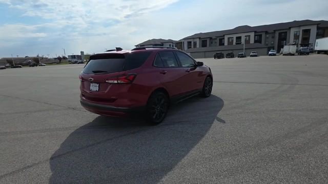 Used 2022 Chevrolet Equinox RS w/ Infotainment Package image 7