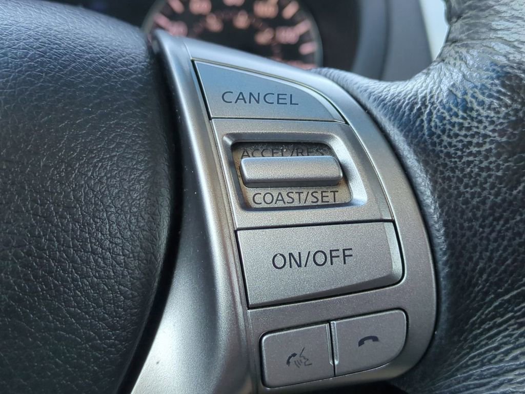 Used 2014 Nissan Altima 2.5 SL w/ Moonroof Package image 15