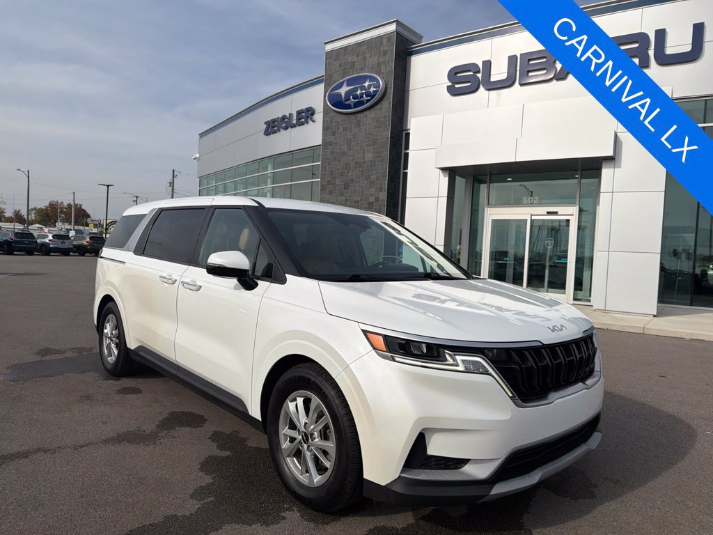 Used 2023 Kia Carnival LX FWD image 1