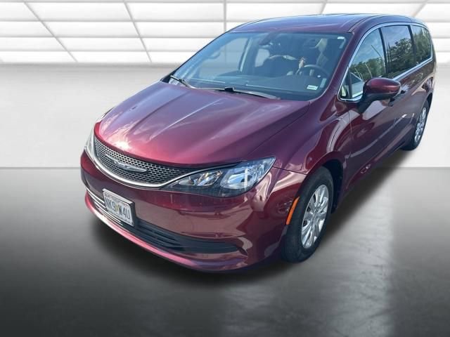 Used 2018 Chrysler Pacifica L FWD image 3