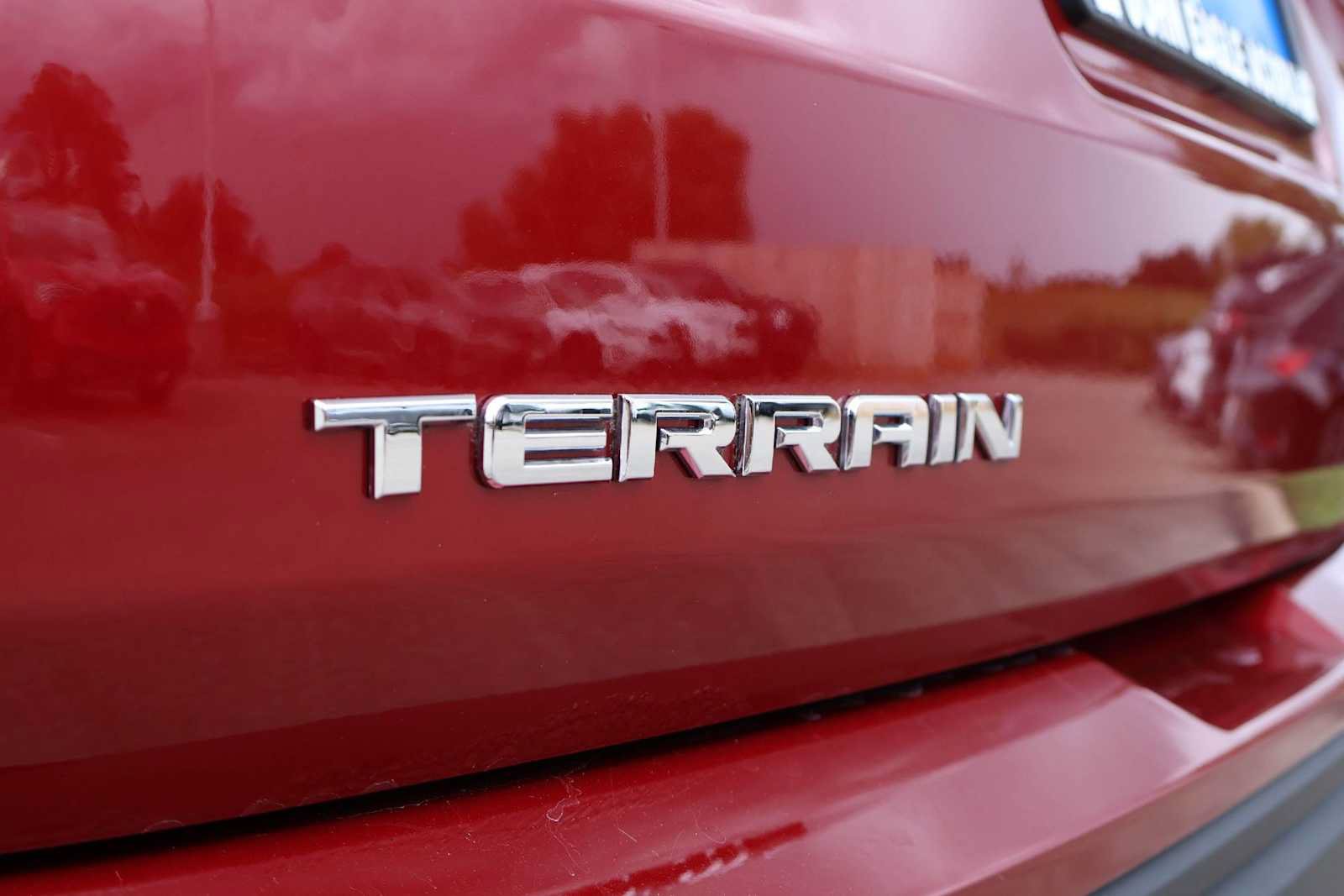 Used 2020 GMC Terrain SLE w/ Driver Convenience Package FWD image 7