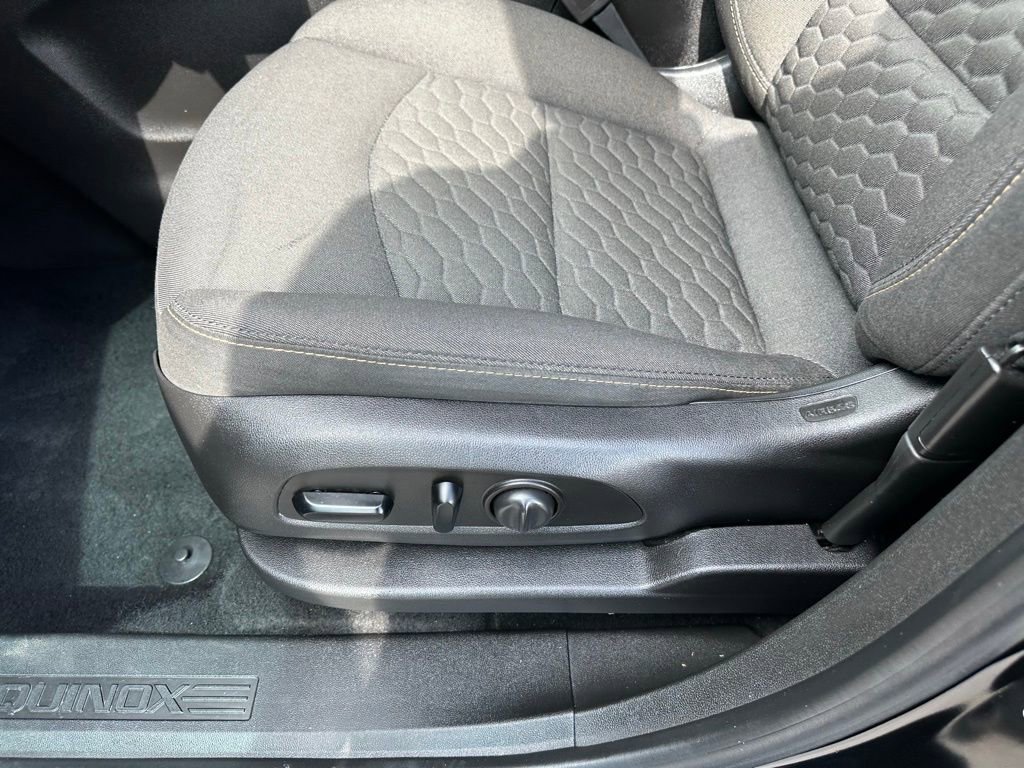 Used 2019 Chevrolet Equinox LT image 12