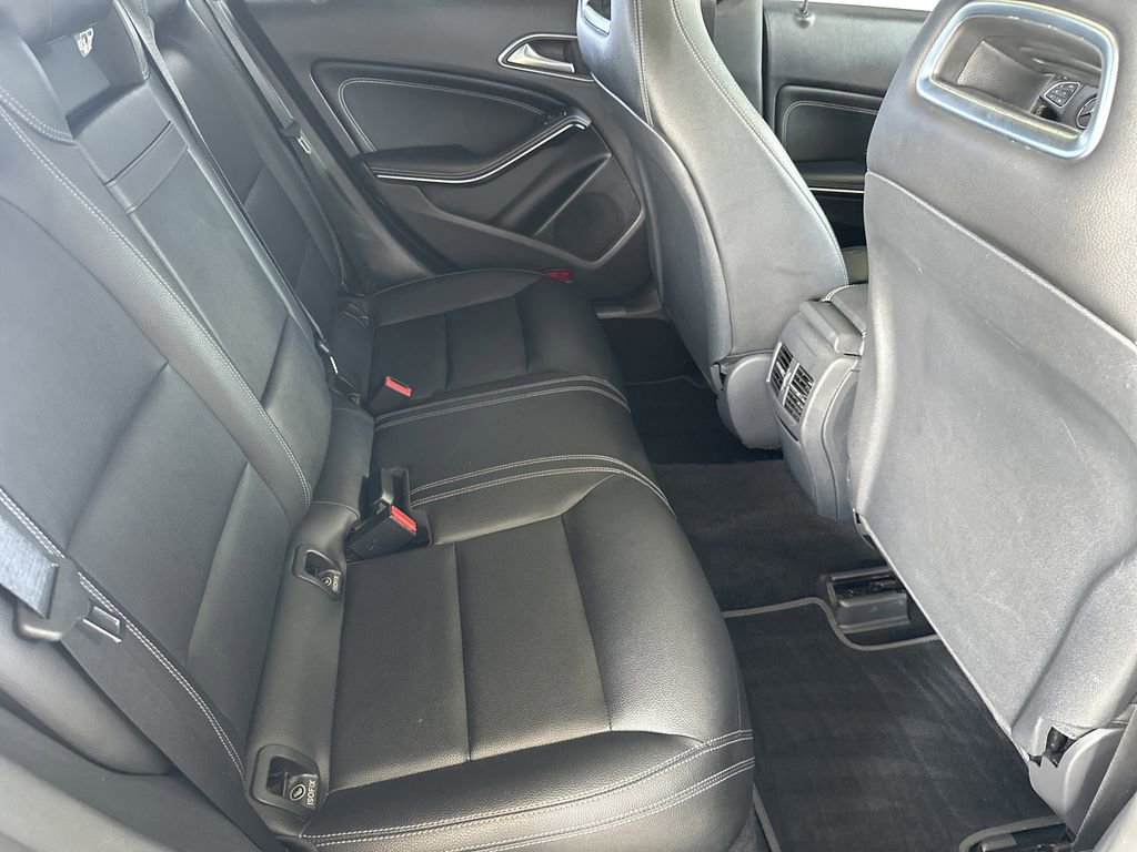Used 2018 Mercedes-Benz CLA 250 image 32