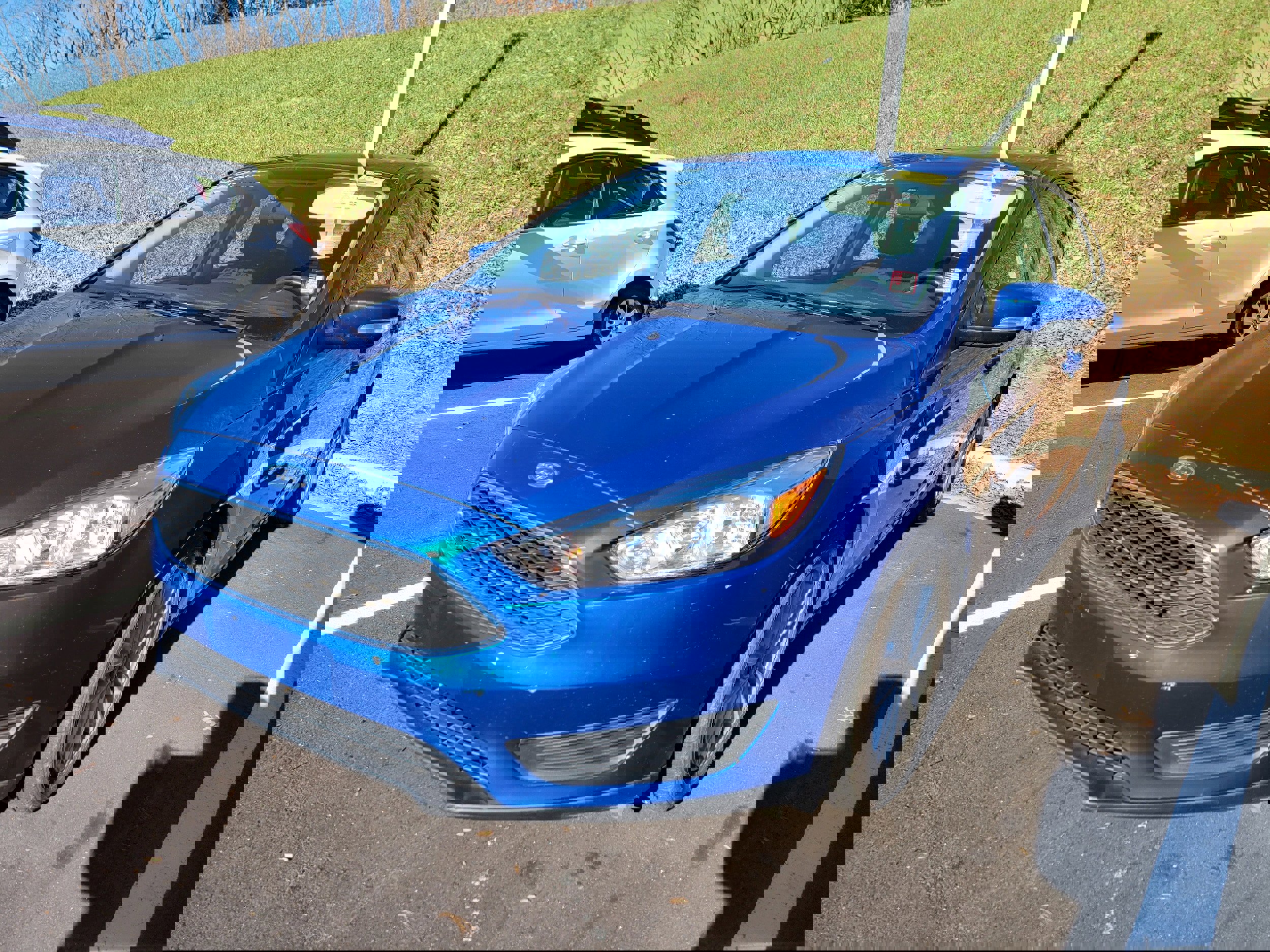 Used 2018 Ford Focus SE w/ Cold Weather Package image 3