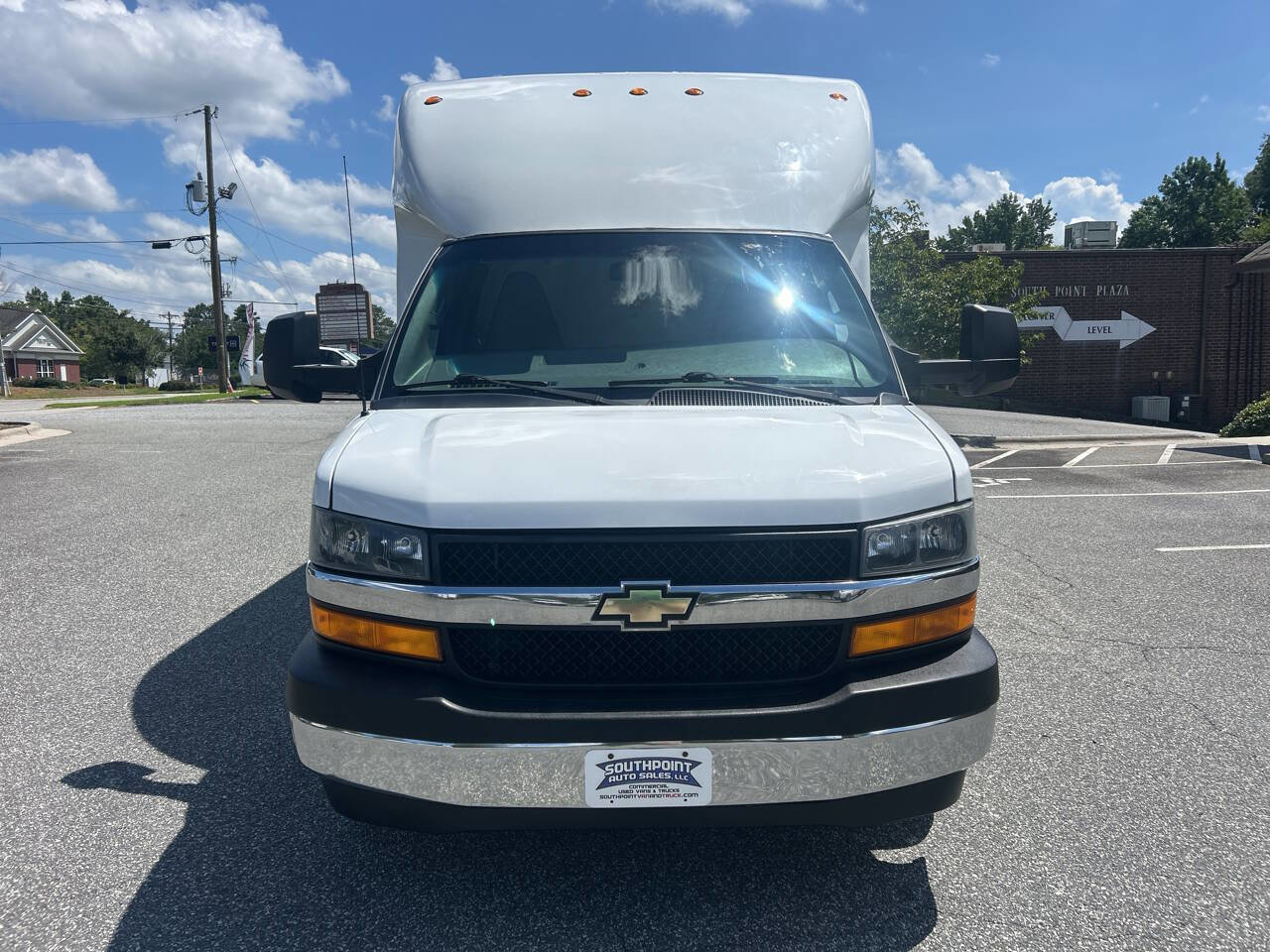 Used 2018 Chevrolet Express 3500 w/ Power Convenience Package image 5
