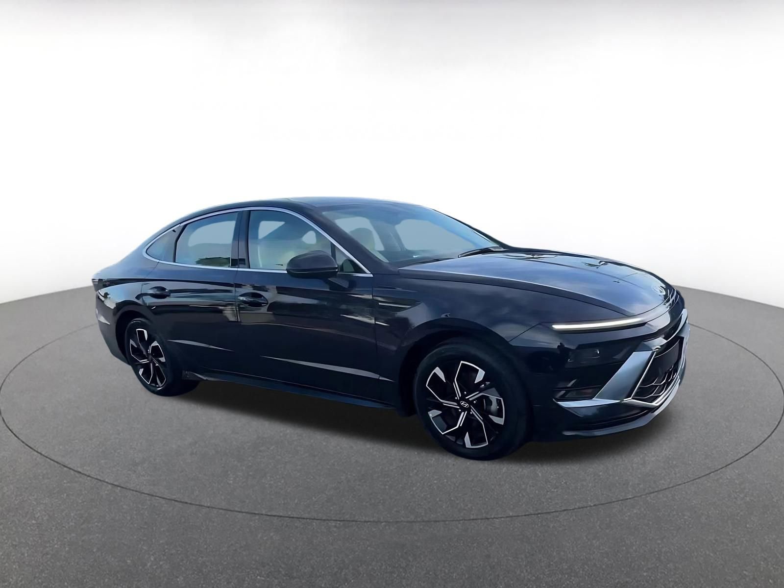 Used 2025 Hyundai Sonata SEL image 2