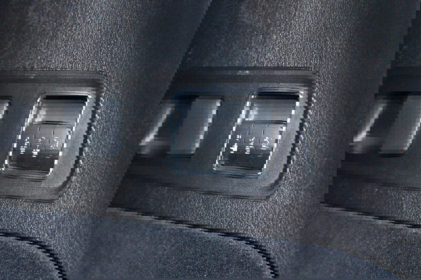 Used 2020 Mercedes-Benz GLS 450 4MATIC w/ Convenience Package image 33