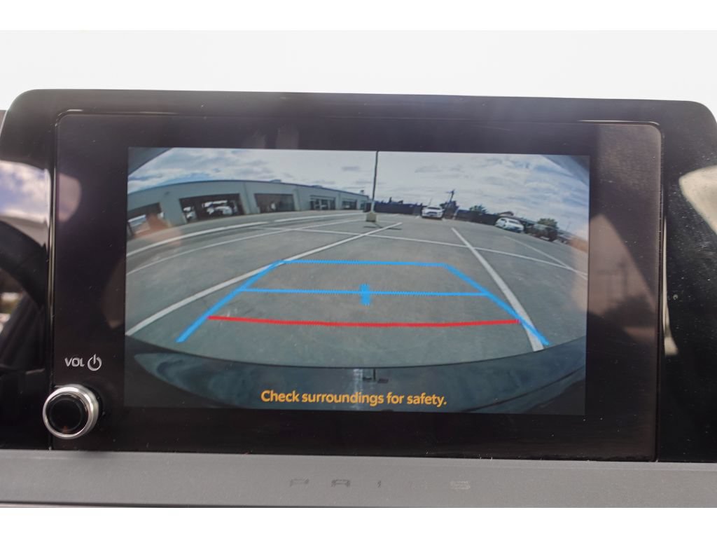 Used 2025 Toyota Prius LE FWD image 18